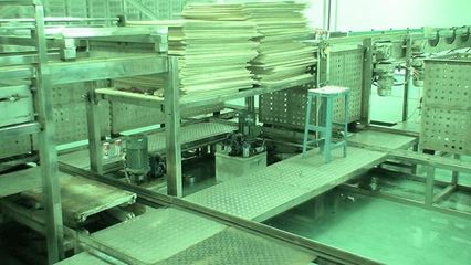 zwzk-2-全自動(dòng)裝筐、卸筐機(jī)組-浙江煒馳輕工機(jī)械