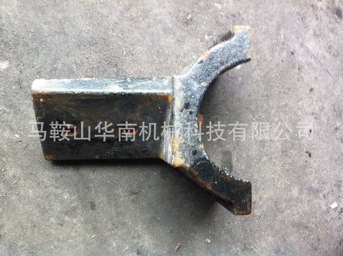 瀝青混凝土拌和設備關鍵配件與配套機型廠家全解析——攪拌臂、攪拌葉片、襯板及筑路設備選型指南