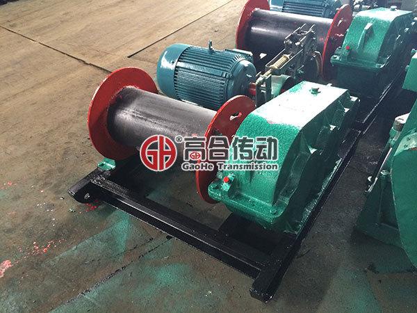 性能特點(diǎn):可單獨(dú)使用,也可作起重,筑路和礦井提升等機(jī)械中的組成部件